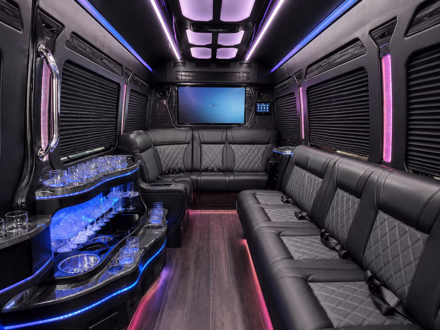 bus rentals for michigan lottery amphitheatre and suburban detroit concert venues