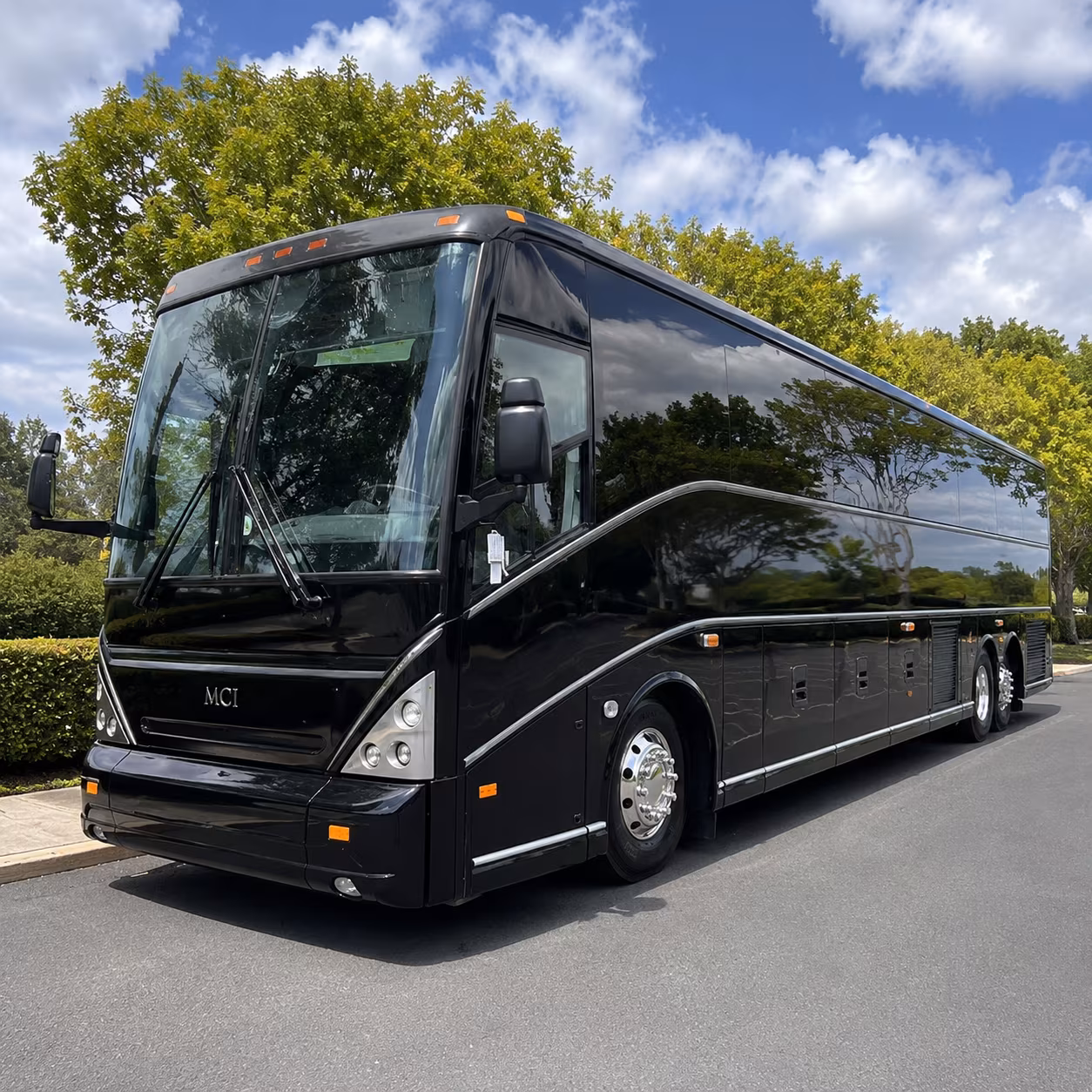 charter buses to pine knob music theatre shows from west bloomfield