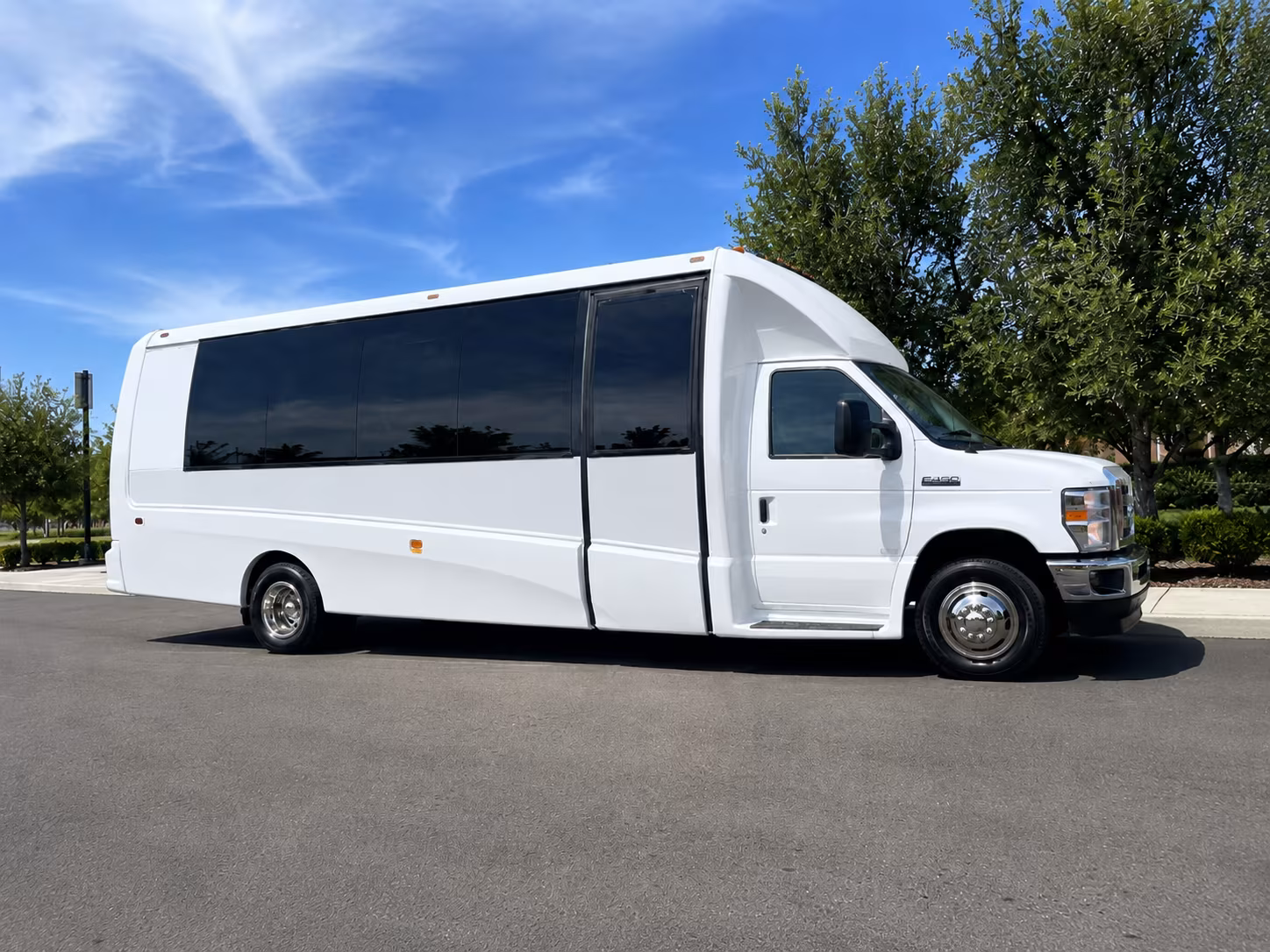 charter buses to the suburban collection showplace and novi convention events