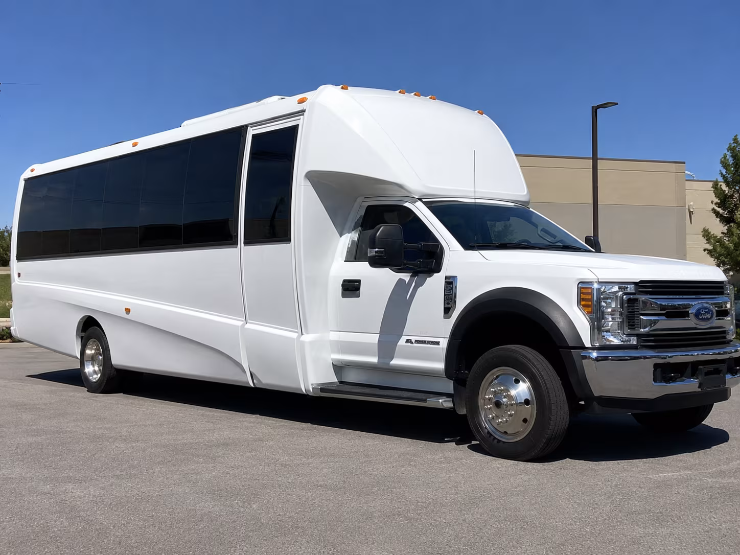 minibus rentals for smaller west bloomfield wedding groups
