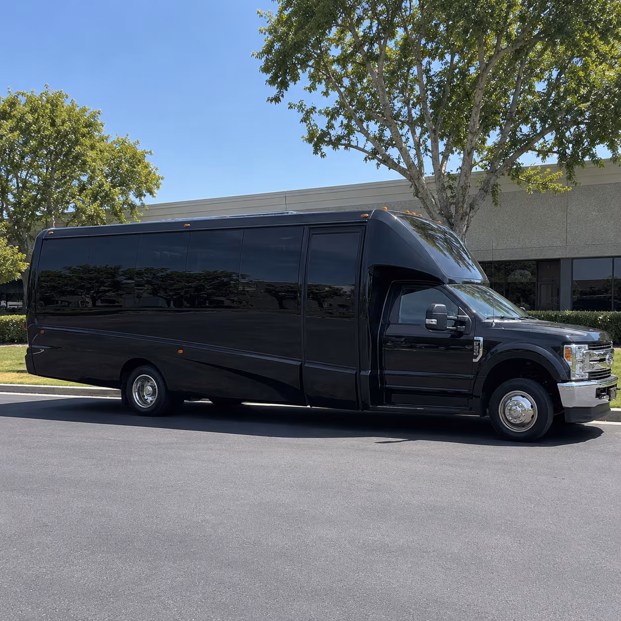party buses for bachelorette wine tours around west bloomfield and bloomfield hills