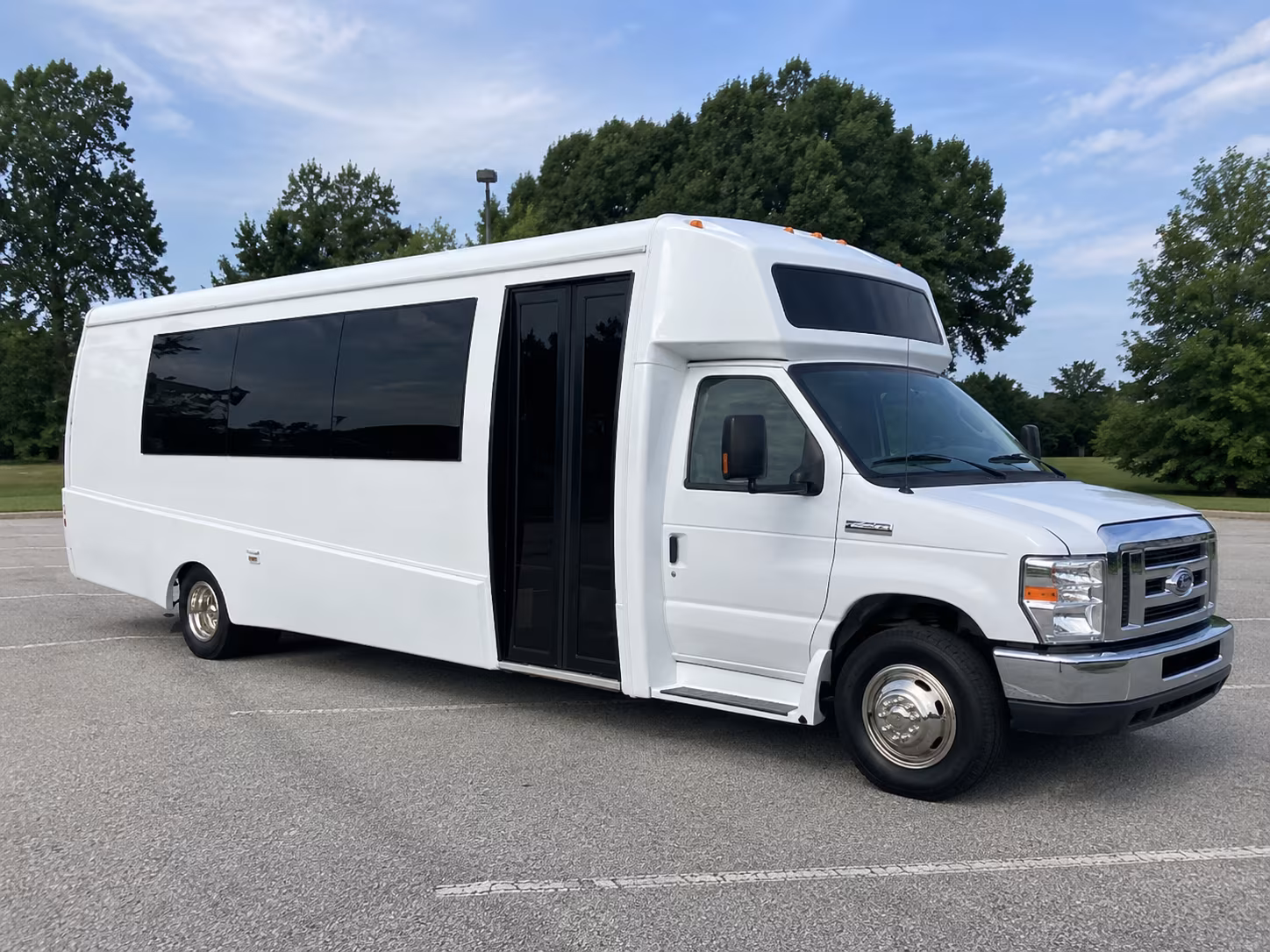 west bloomfield 18 passenger party bus
