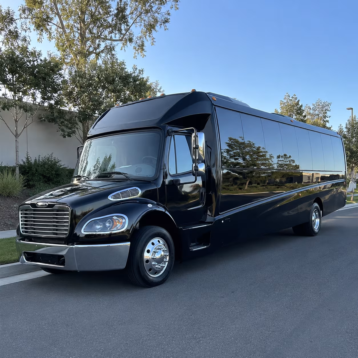 west bloomfield 25 passenger minibus
